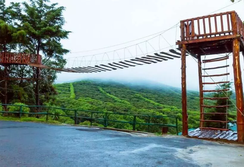 Hotelli Paso Del Alaska Resort