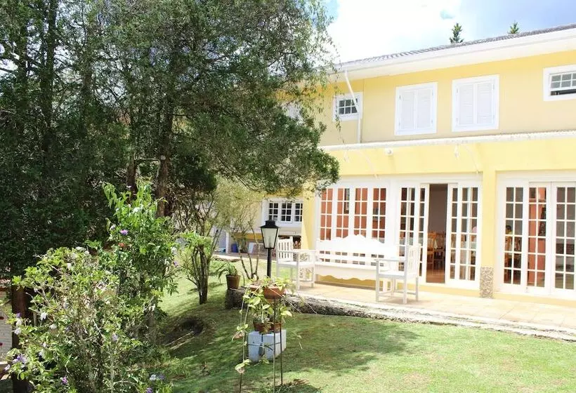 Hotelli Pousada Vila Menotti