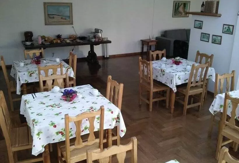 Hotelli Pousada Vila Menotti