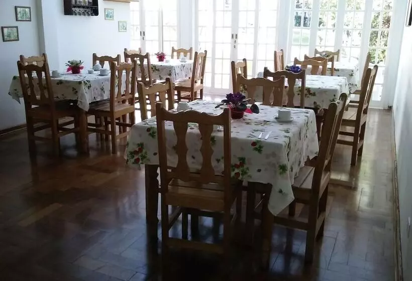 Hotelli Pousada Vila Menotti