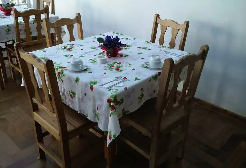 Hotelli Pousada Vila Menotti