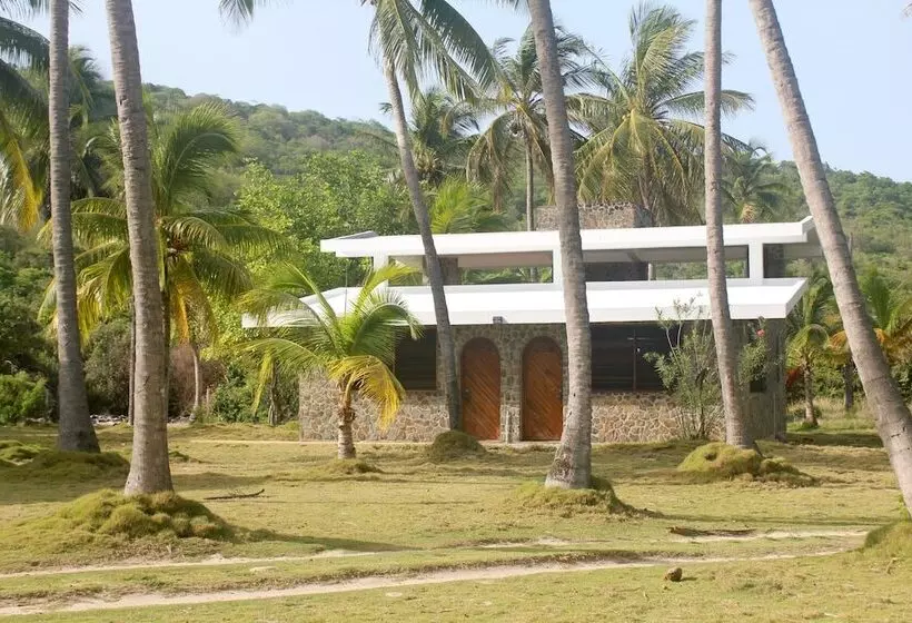 هتل Salt Whistle Bay Retreat