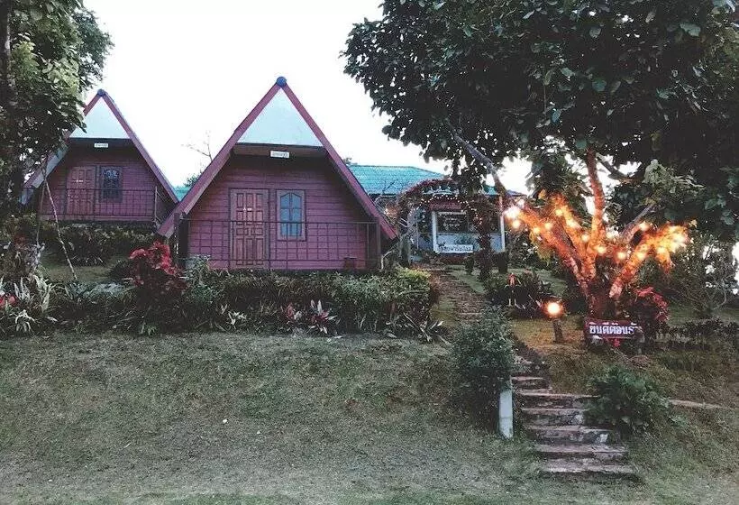 Hotelli Ukrist Farm Hill Resort