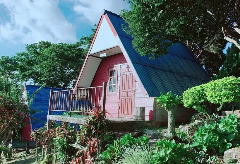 Hotelli Ukrist Farm Hill Resort