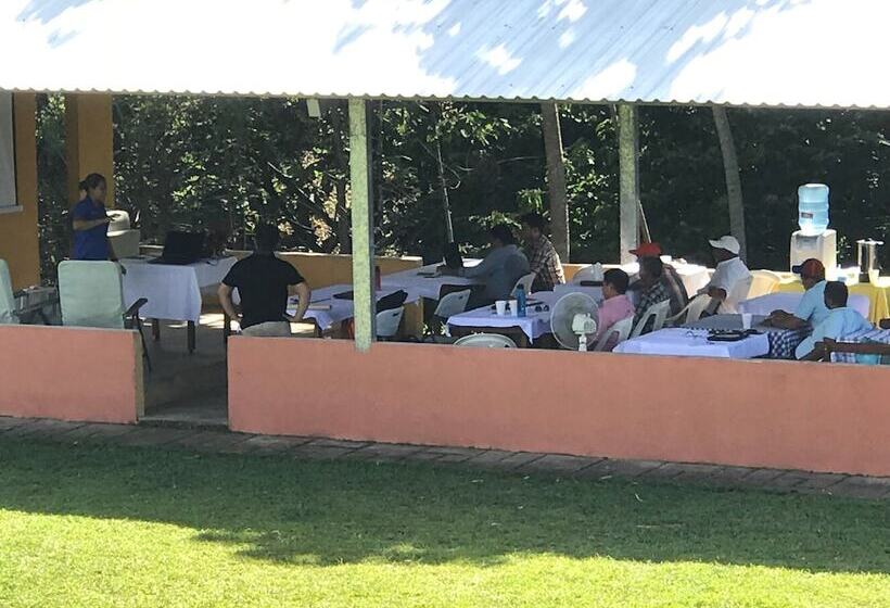 هتل Y Termas Jilamito