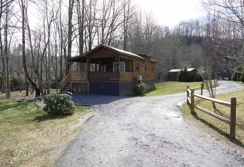Linville River Log Cabins