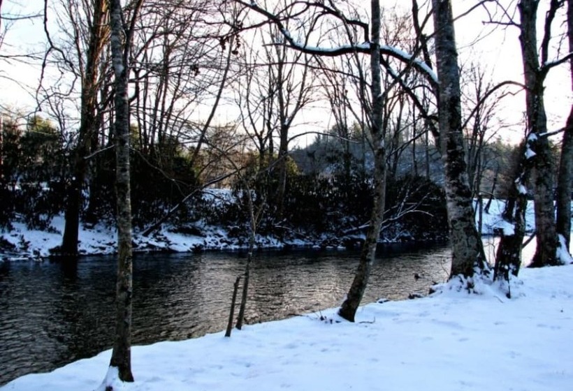Linville River Log Cabins