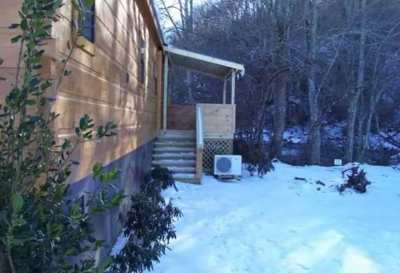 Linville River Log Cabins