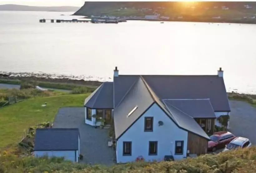 Old Pier Cottage B&b