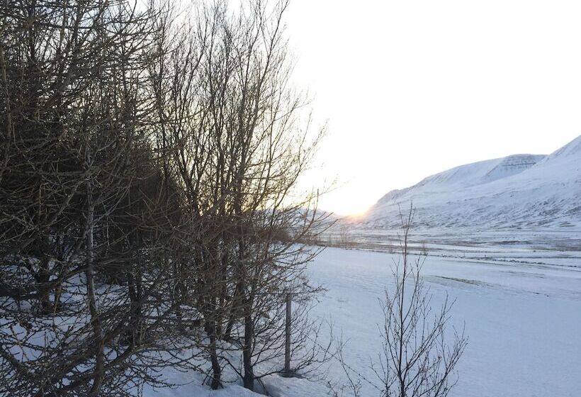 פנסיון Arnarnes Paradis