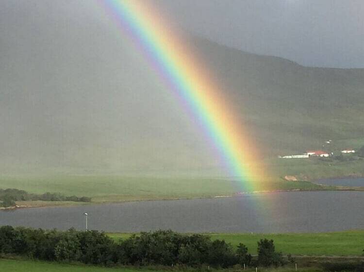 פנסיון Arnarnes Paradis