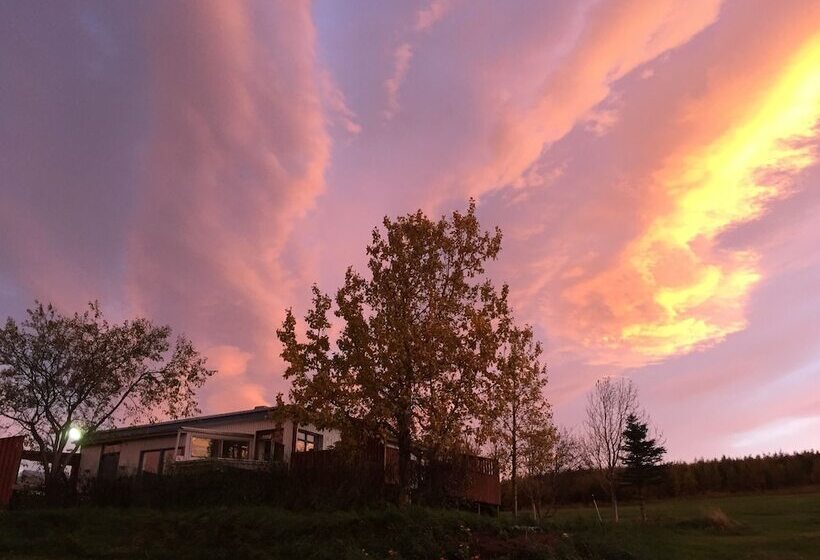 פנסיון Arnarnes Paradis