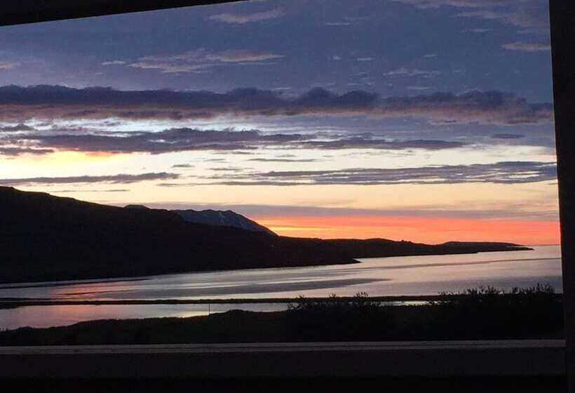 פנסיון Arnarnes Paradis