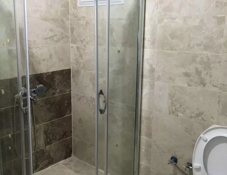 Majatalo Lombane Apart