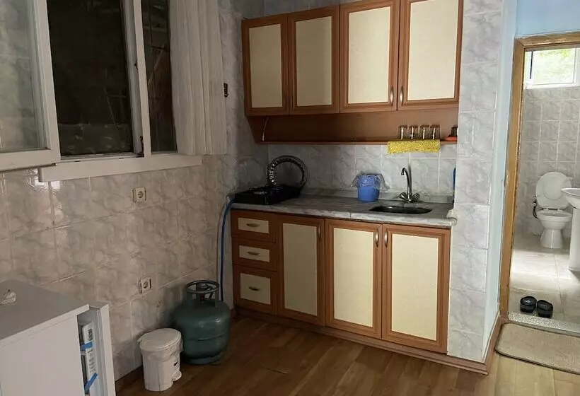 Majatalo Lombane Apart