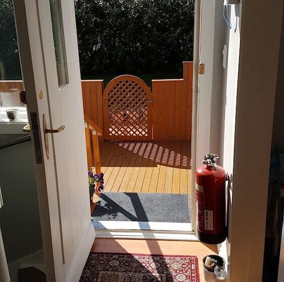 پانسیون The Viking Country Club