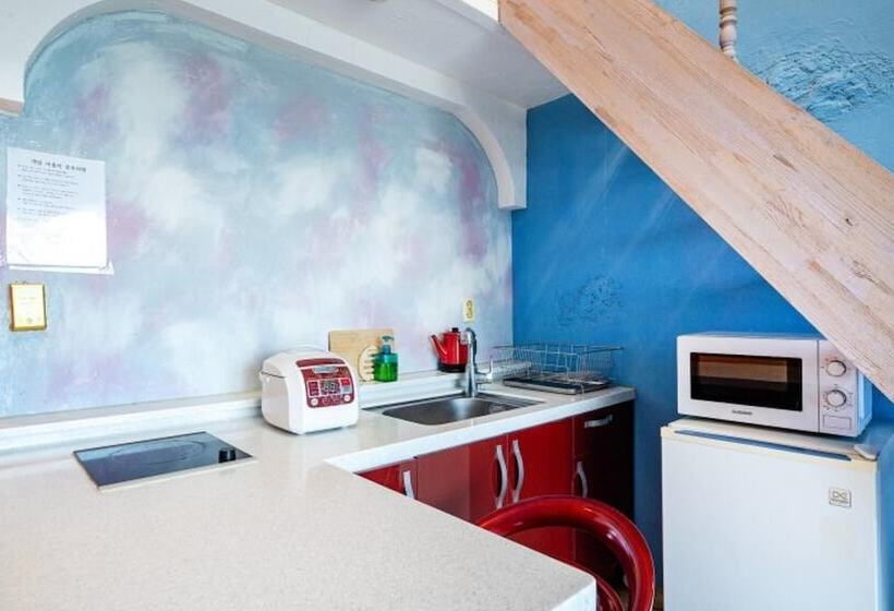 Taean Baja California Pension