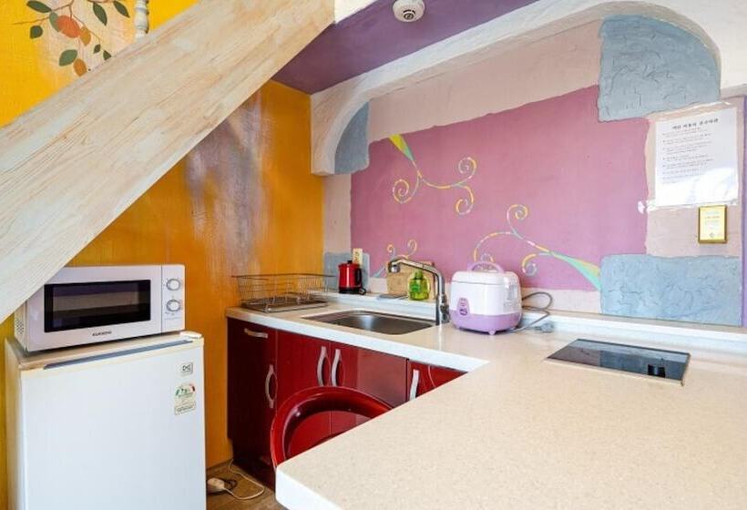 Taean Baja California Pension