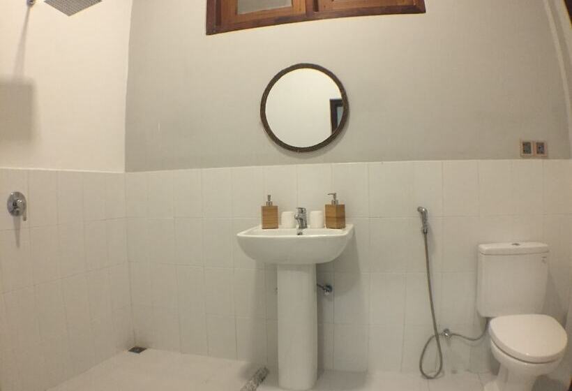 Westay @ Chillax House   Ngapali   Hostel