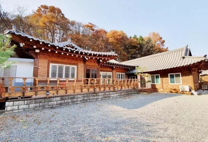 Yong Yejik Hanok Pension