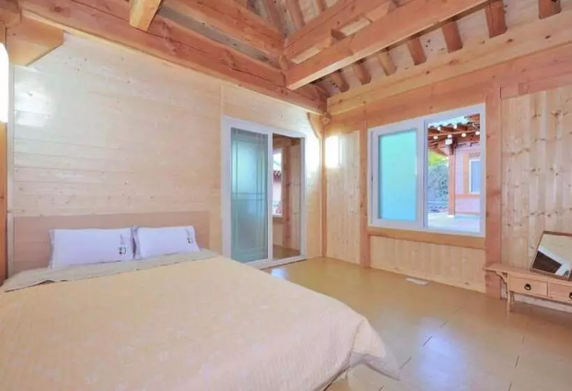 Yong Yejik Hanok Pension