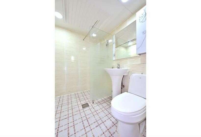 Yong Yejik Hanok Pension