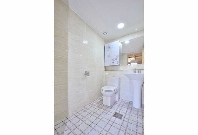 Yong Yejik Hanok Pension