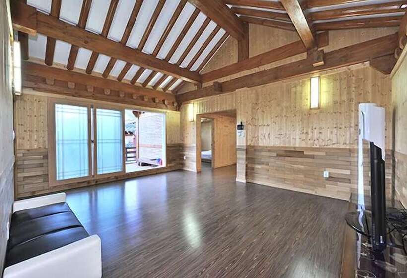 Yong Yejik Hanok Pension