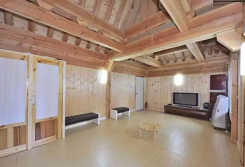 Yong Yejik Hanok Pension