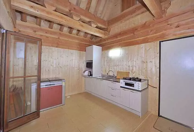 Yong Yejik Hanok Pension