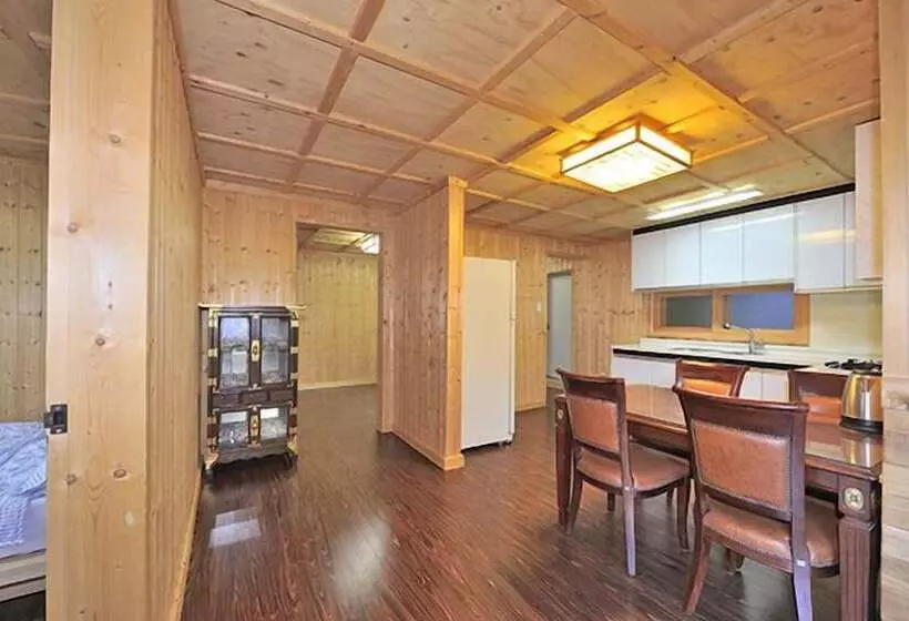 Yong Yejik Hanok Pension