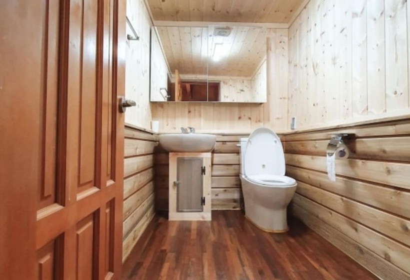 Yong Yejik Hanok Pension