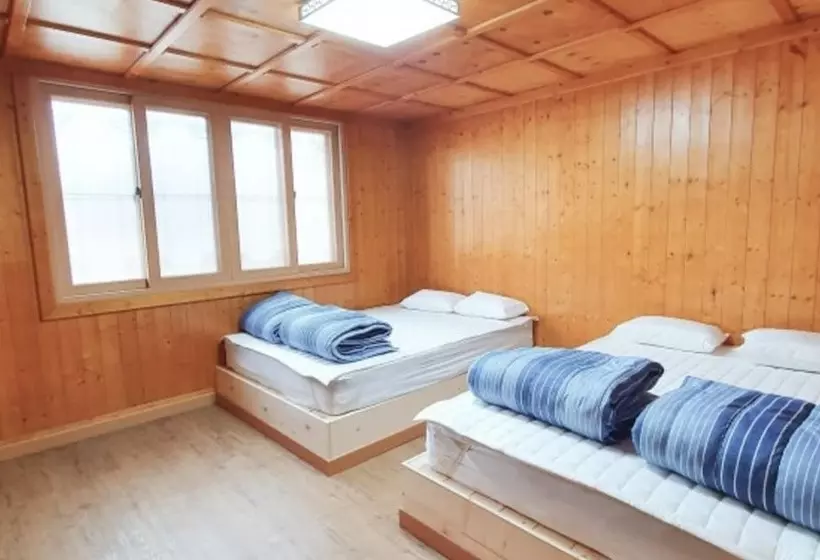 Yong Yejik Hanok Pension