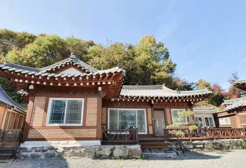 Yong Yejik Hanok Pension