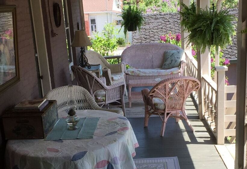 تختخواب و صبحانه Annie Wiggins Guest House