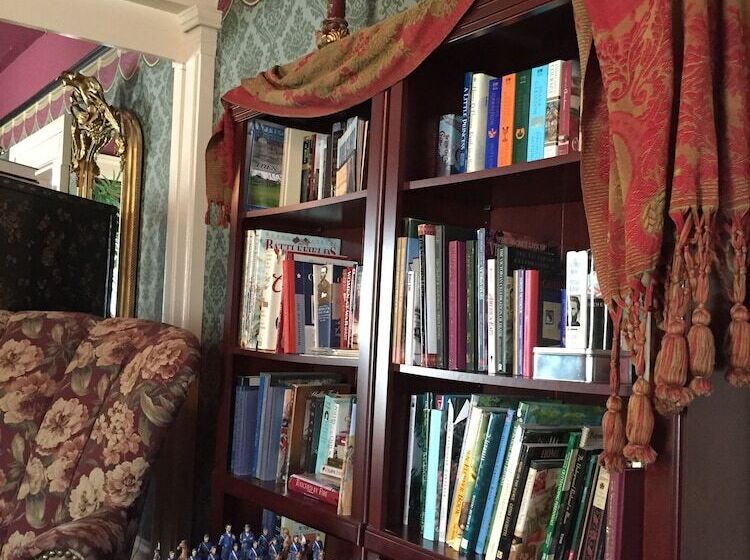 تختخواب و صبحانه Annie Wiggins Guest House