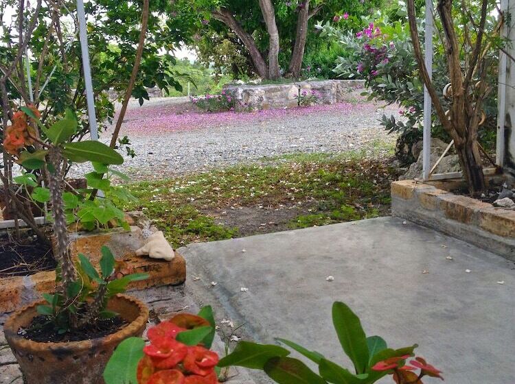 تختخواب و صبحانه Blue Bay Antigua