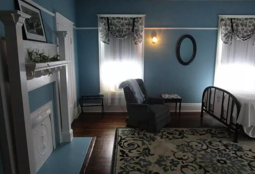ベッドアンドブレックファースト The Old Victorian Inn