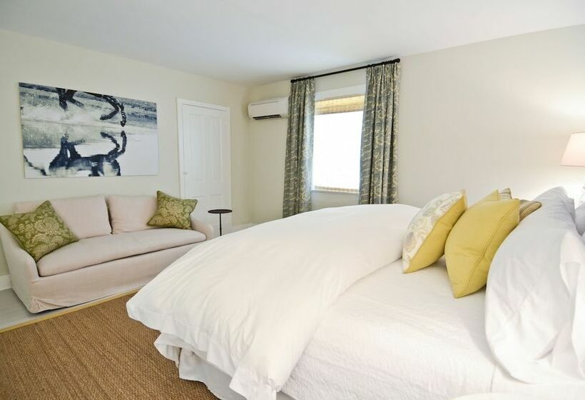 ベッドアンドブレックファースト The Rooms Up There