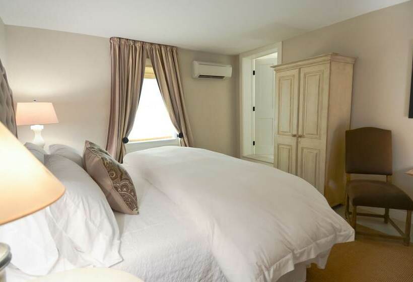 ベッドアンドブレックファースト The Rooms Up There