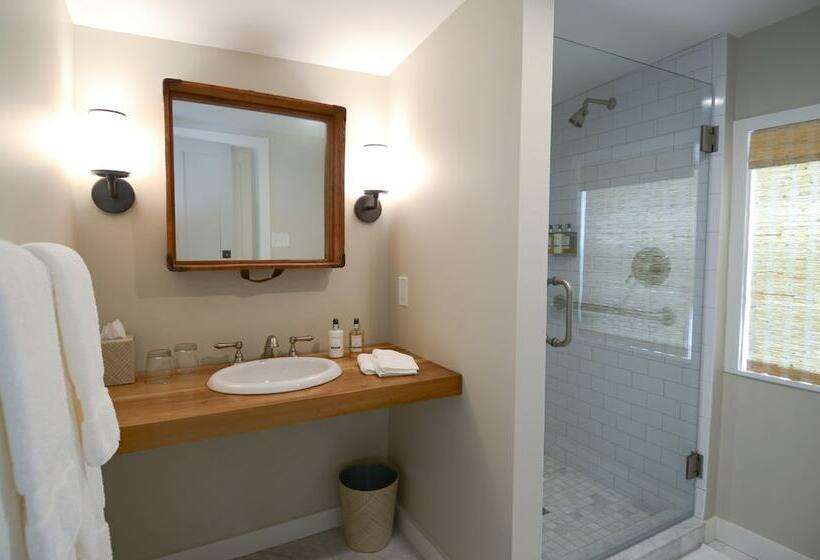 ベッドアンドブレックファースト The Rooms Up There