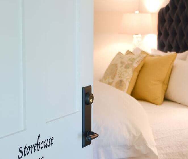 ベッドアンドブレックファースト The Rooms Up There