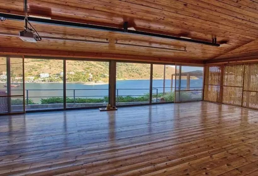 Evia Silence Boutique