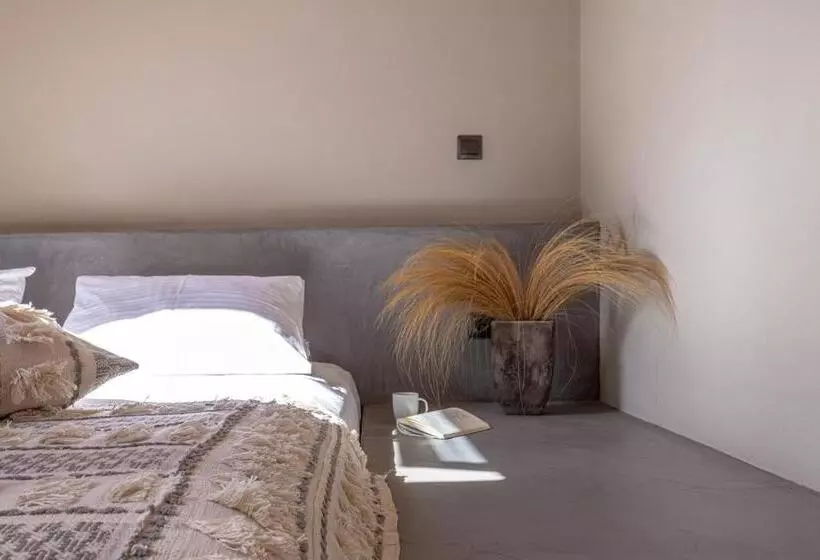 Evia Silence Boutique