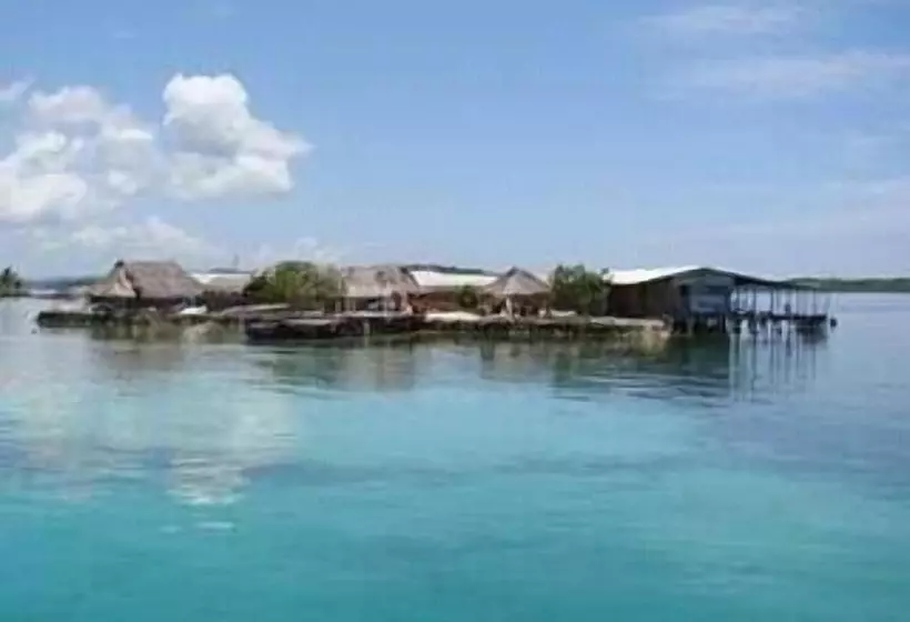 簡易ホテル Cabañas Ukuptupu