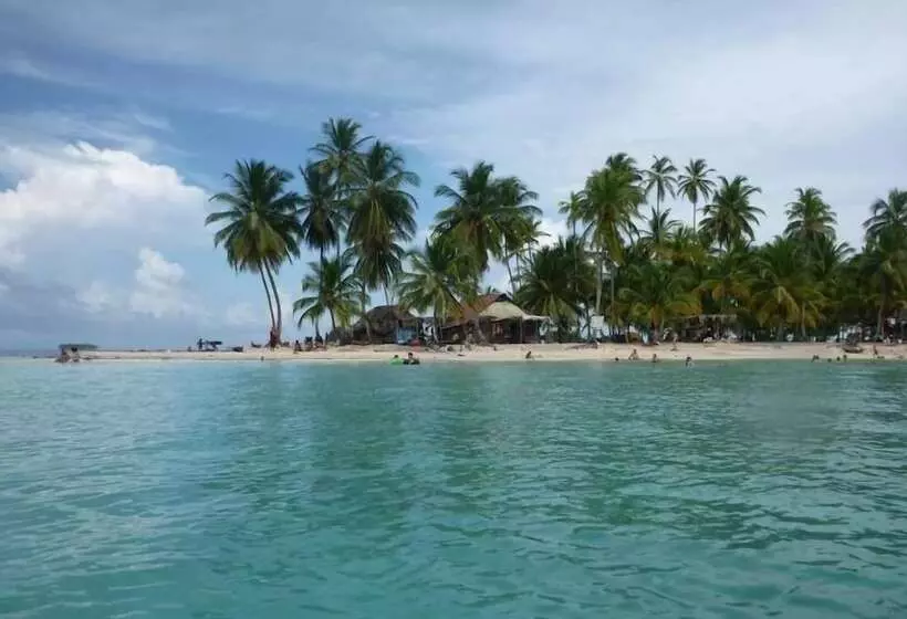 簡易ホテル Cabañas Ukuptupu
