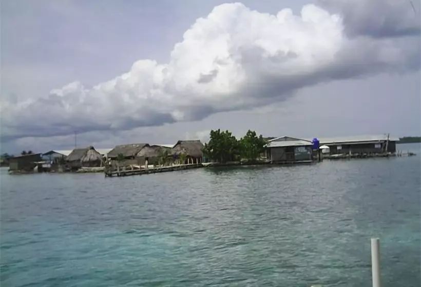 簡易ホテル Cabañas Ukuptupu
