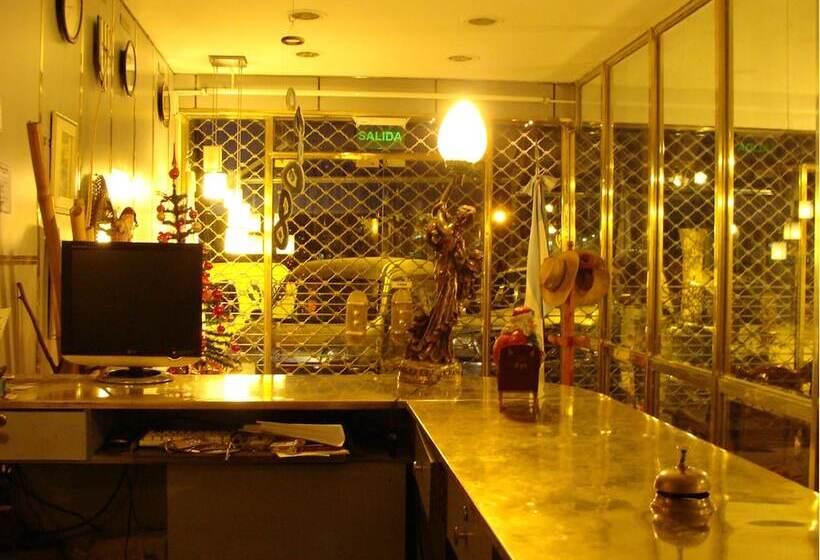 Отель Aeropuerto