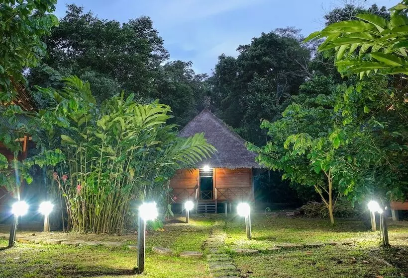 هتل ñape Lodge