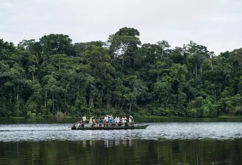 هتل ñape Lodge